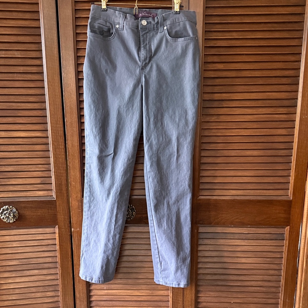 Gloria Vanderbilt Amanda Women's Stretch Straight Leg Jeans Gray New Never Worn
